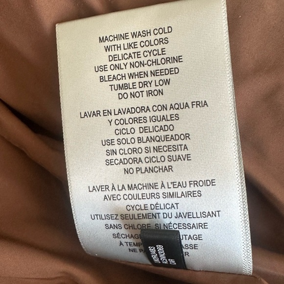 NWT Levi’s Water Resistant Faux Leather Puffer Jacket in Caramel. Size XL. - Picture 8 of 9